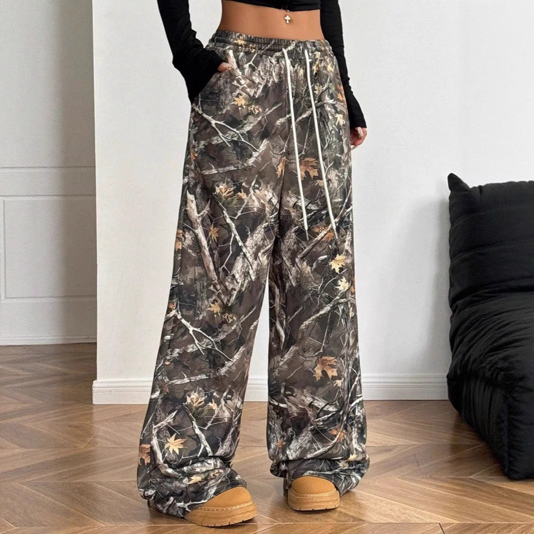 Chic and stylish camouflage design cargo pants for women
