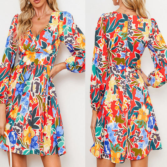 Robe courte pour femmes avec décolleté en V étroit et longues manches bouffantes Chic und Stil