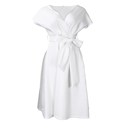 Robe portefeuille pour dames avec une ceinture élégante et une ligne raffinée Chic und Stil