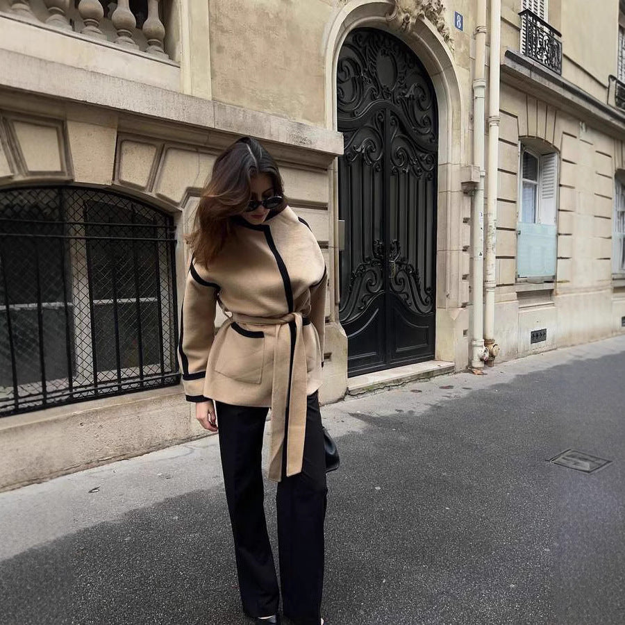 Fashion oversized coat for women with belt and graphic contrasts Chic and Style