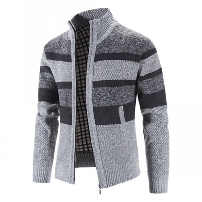 Fashion knitted pullover for men with full zipper and striped design Chic und Stil