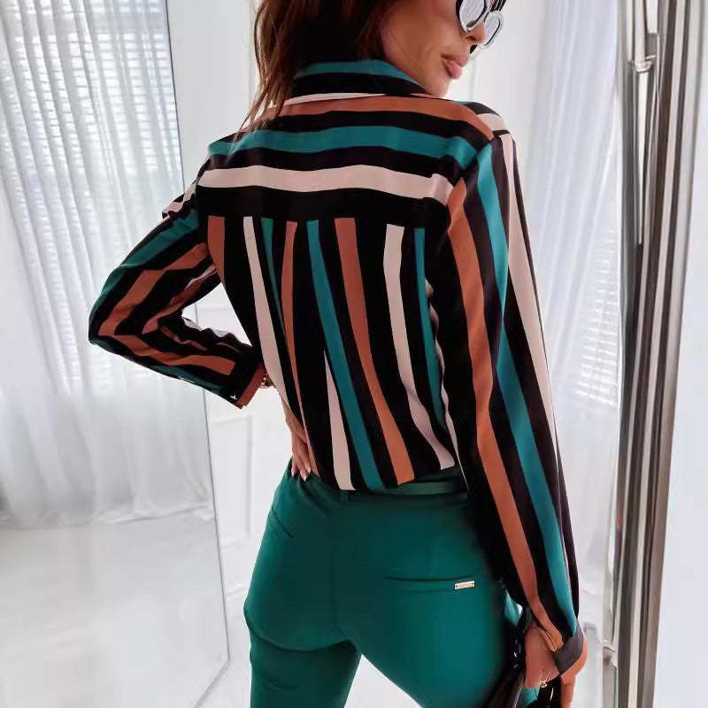 Chemisier rayé à boutons pour femmes avec poches contrastées Chic und Stil