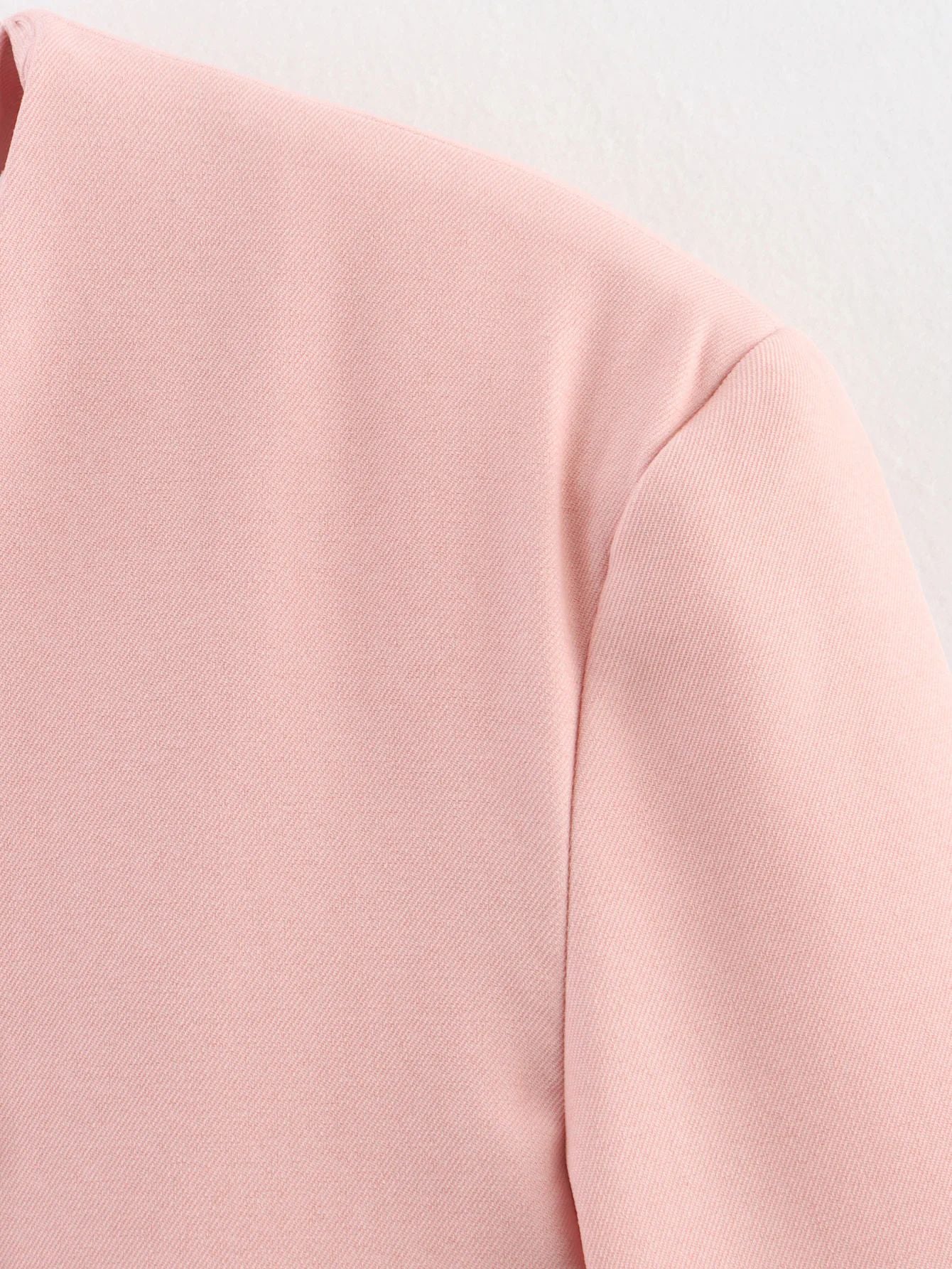 Blazer féminin tendance sans fermeture avec silhouette élégante Chic und Stil