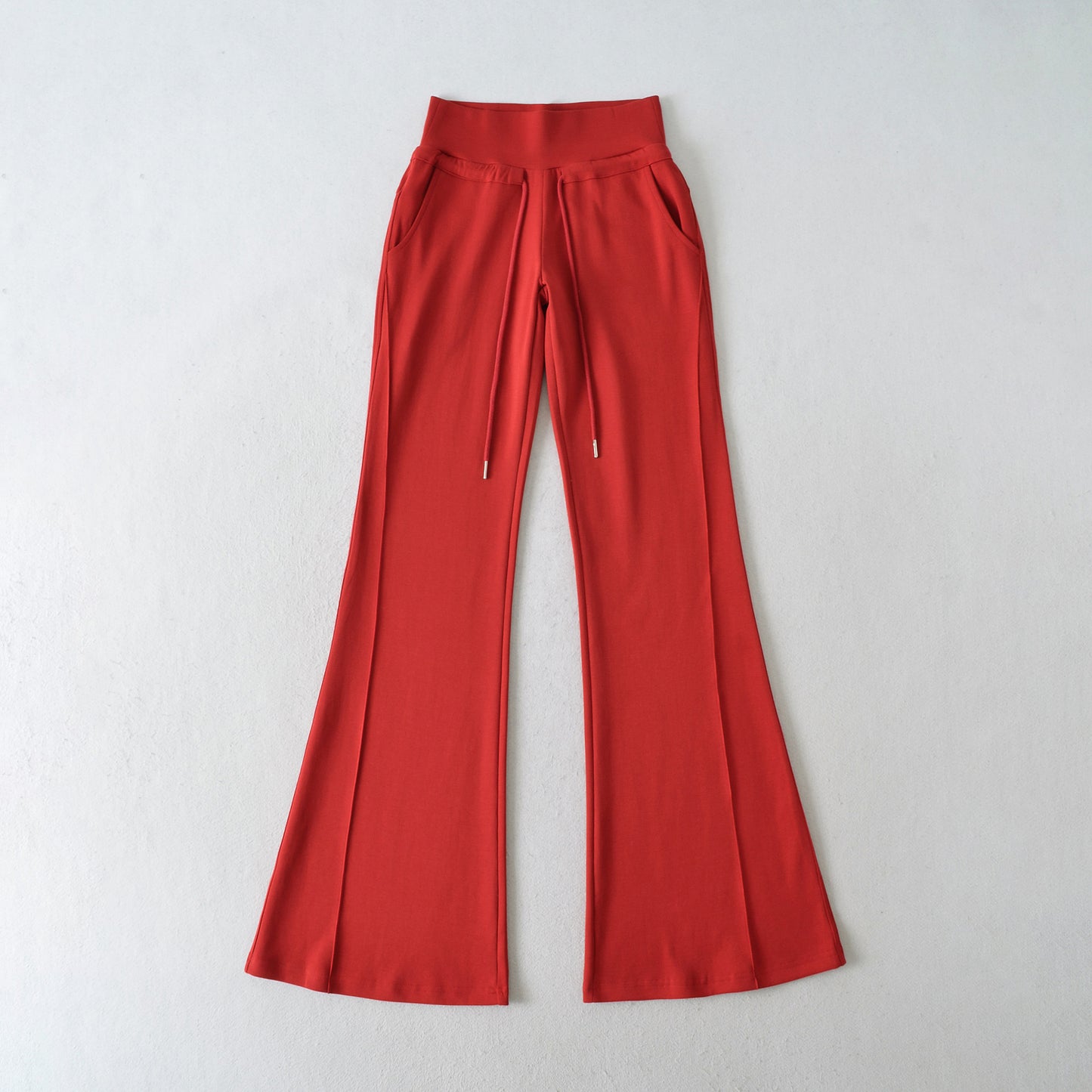 Women’s flared lounge pants with a high waist and practical side pockets Chic and Style