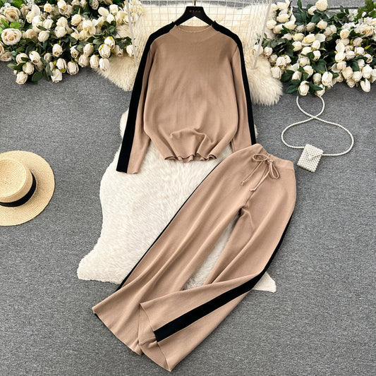 Sporty lounge set for women with contrasting side inserts Chic and Style