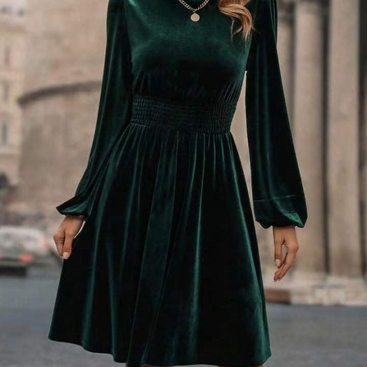 Robe taille smockée en velours pour dames Chic und Stil