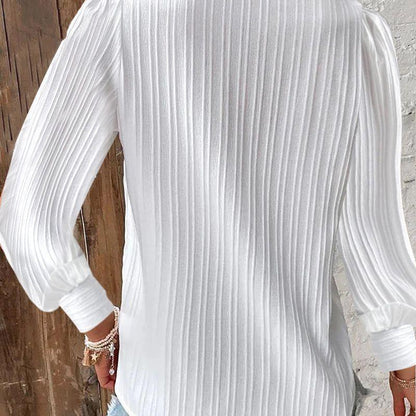 Chemisier femme avec un design plissé raffiné et des accents en dentelle élégants Chic und Stil