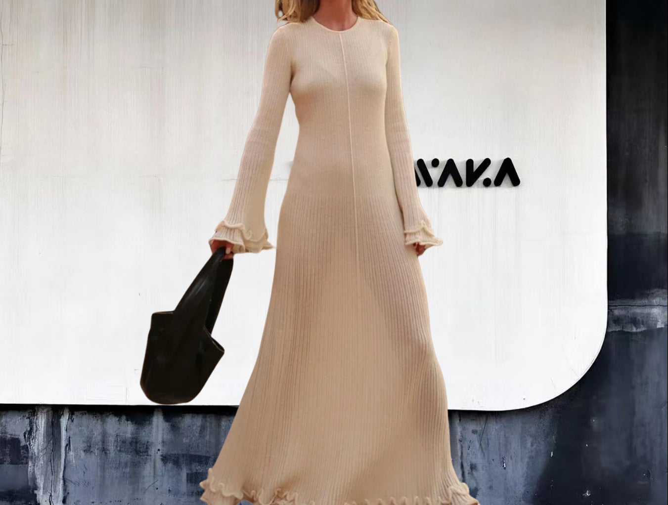 Dames Robe Maxi Élégante avec un Design en Rib Raffiné et des Manches Frangées Chic und Stil