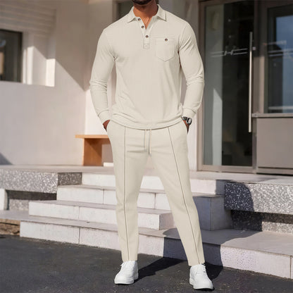 Costume de loisirs élégant pour hommes avec haut structuré et pantalons confortables Chic und Stil