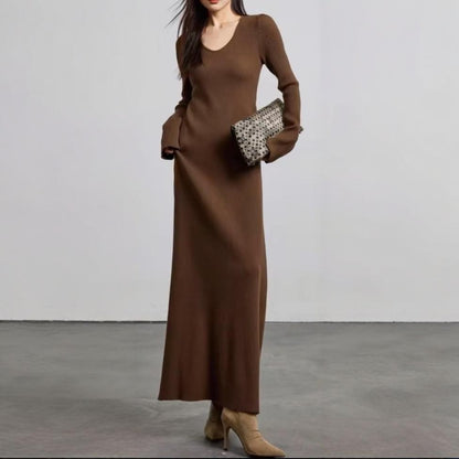 Robe maxi élégante pour femmes avec une fine structure côtelée et un décolleté en V Chic und Stil