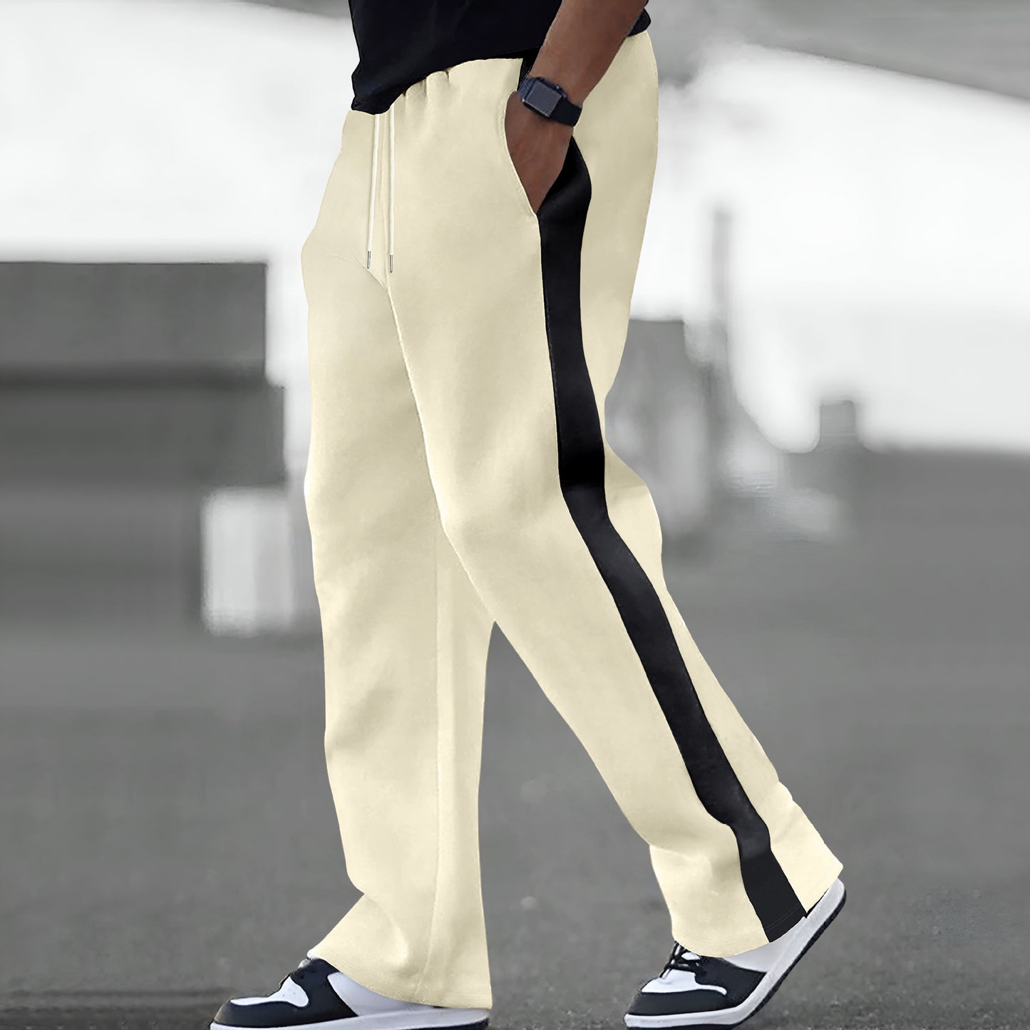 Trendy sports pants for men with elastic waistband and contrasting side stripes Chic and Style