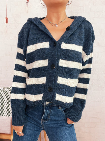 Dame oversized cardigan en tricot avec des rayures contrastantes et une capuche Chic und Stil