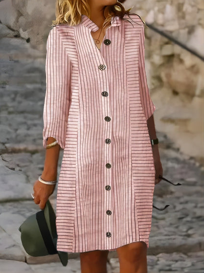 Robe chemise rayée pour femmes avec patte de boutonnage et manches 3/4 Chic und Stil