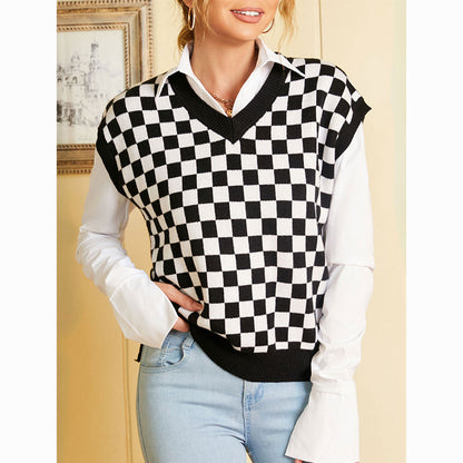 Women's fashion V-neck pullover with checkered pattern Chic and Style