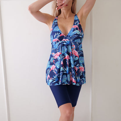 Maillot de bain tankini sportif pour femmes avec découpe latérale élégante et shorts confortables Chic und Stil