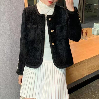 Dames Élégante cardigan avec boutons dorés et texture fine Chic und Stil