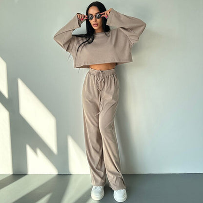 Casual women top cropped top and loose leisure pants Chic and Style