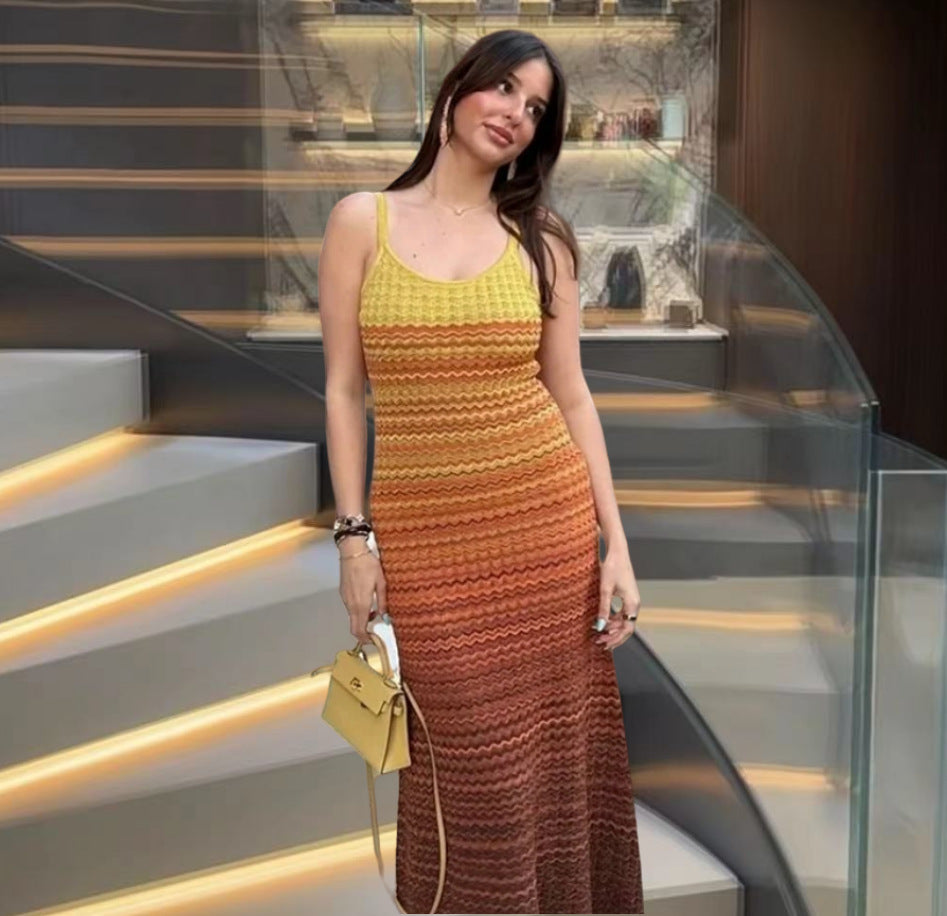 Robe maxi en tricot pour dames avec fente latérale et motif élégant Chic und Stil