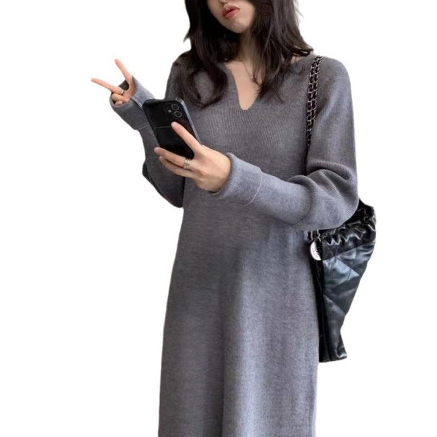 Robe en tricot pour femmes avec décolleté en V profond et structure spécialement conçue Chic und Stil