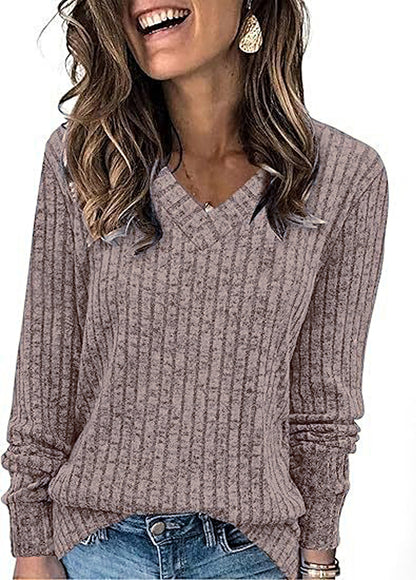 Pull en maille pour femmes avec décolleté en V et design côtelé structuré Chic und Stil