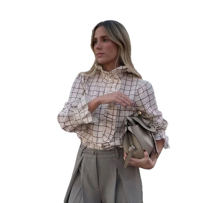 Chemisier à carreaux pour femmes avec des détails froncés élégants Chic und Stil