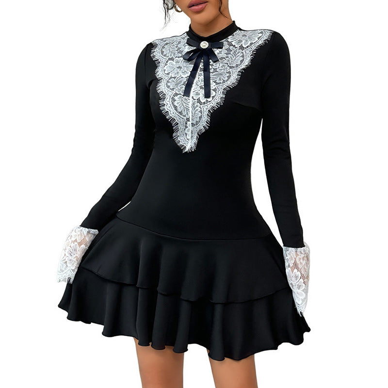 Robe mini élégante pour femmes avec col en dentelle et design à volants Chic und Stil