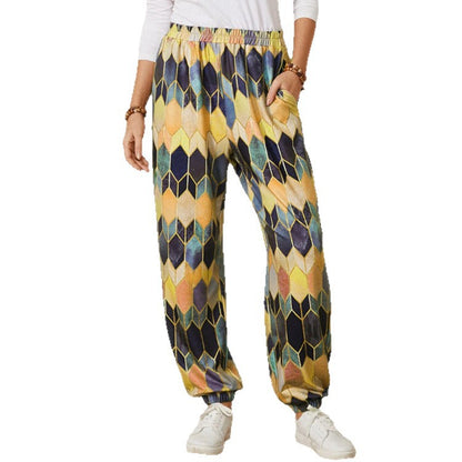 Loose women's pants with geometric pattern Chic und Stil