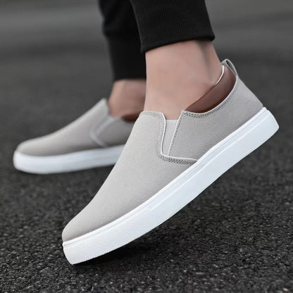 Baskets slip-on confortables pour femmes avec une structure de surface respirante Chic und Stil