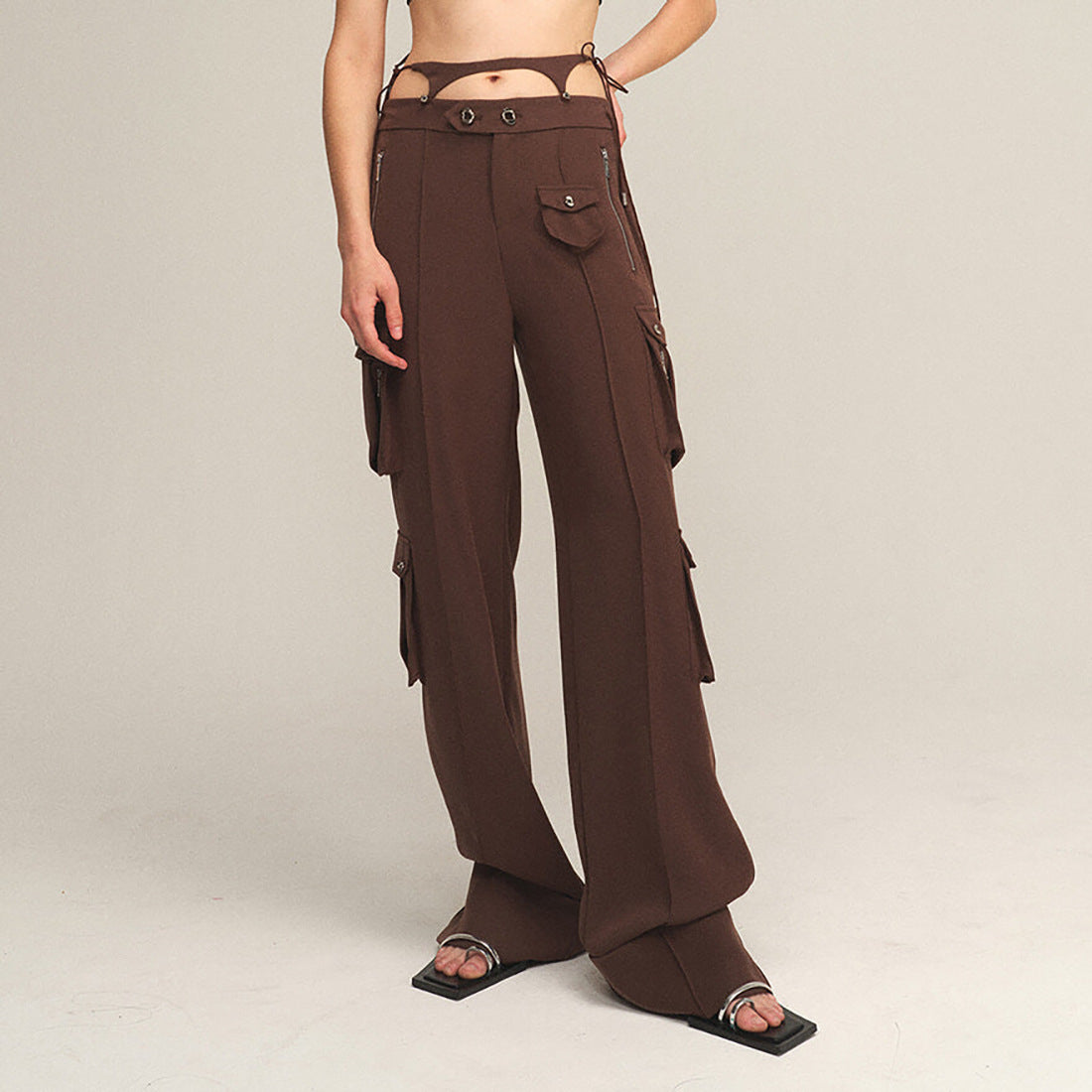 Chic and Style women’s cargo pants with innovative cut and belts