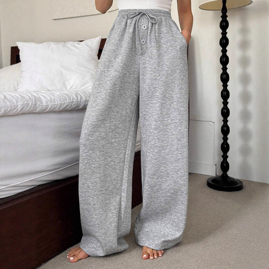 Ladies' lounge pants, comfortable and loosely cut, with an elastic waistband and practical pockets Chic and Style