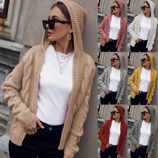 Veste en grosse maille pour femmes avec capuche et motif en relief Chic und Stil