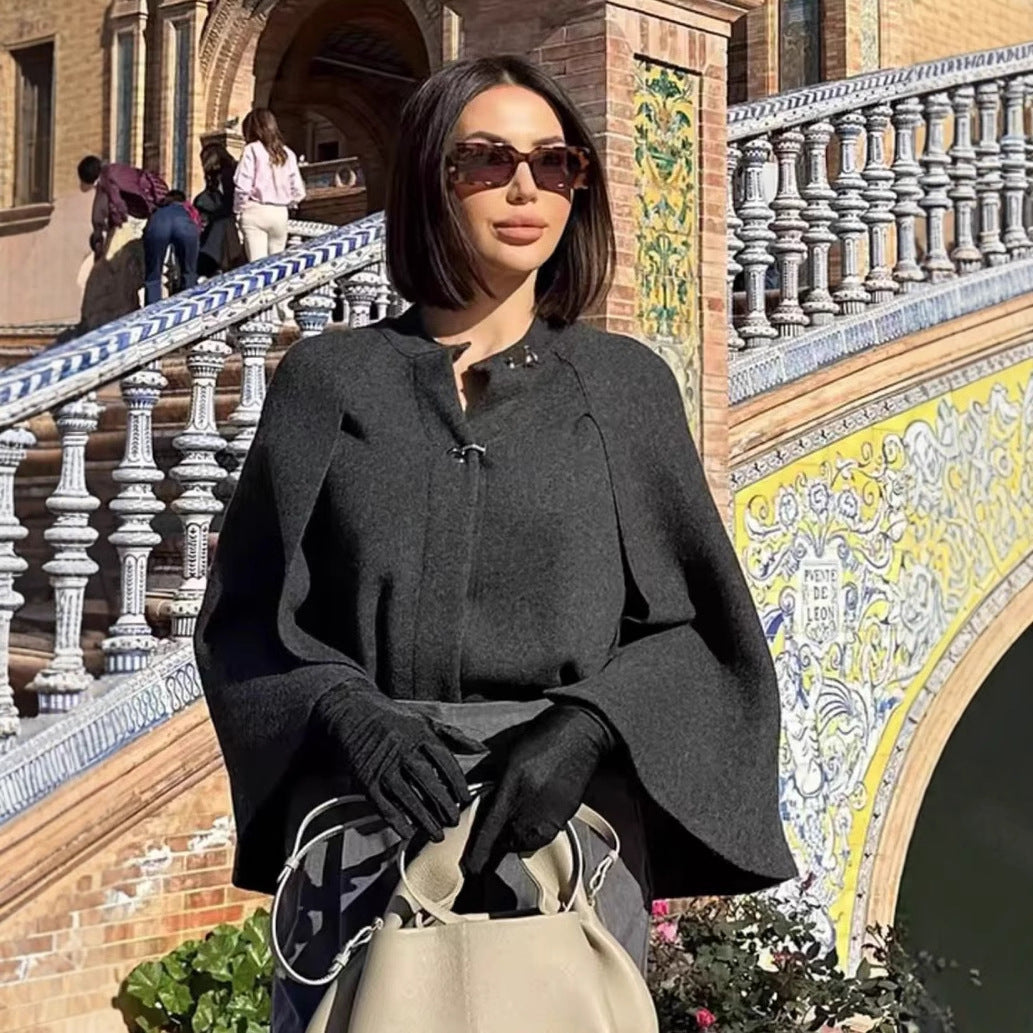 Dames Doudoune-Cape avec col contrasté et détails de bouton décoratifs Chic und Stil