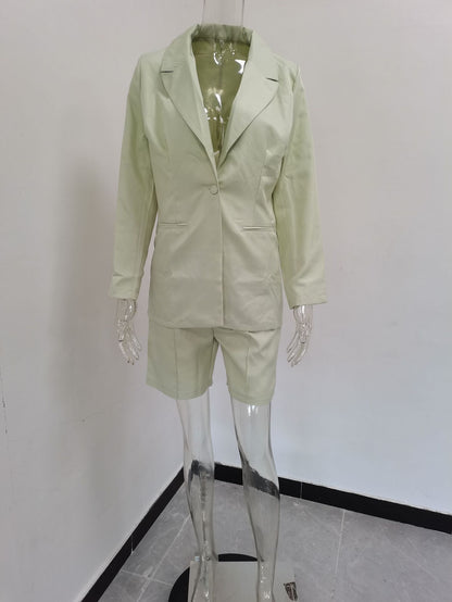 Elegant blazer set for women with shorts and refined details Chic and Style