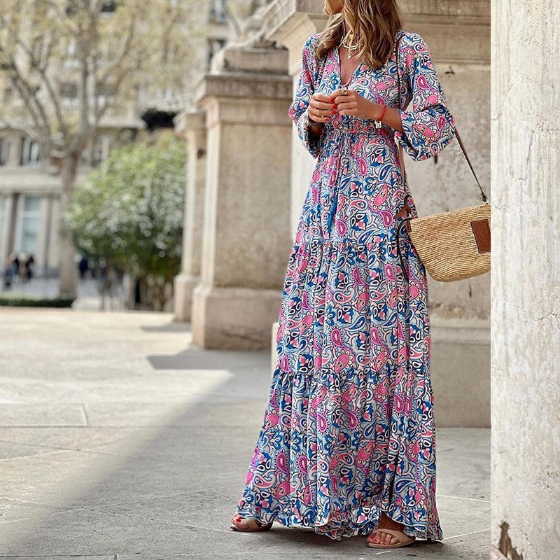 Robe maxi pour femmes avec un délicat motif cachemire et une élégante patte de boutonnage Chic und Stil