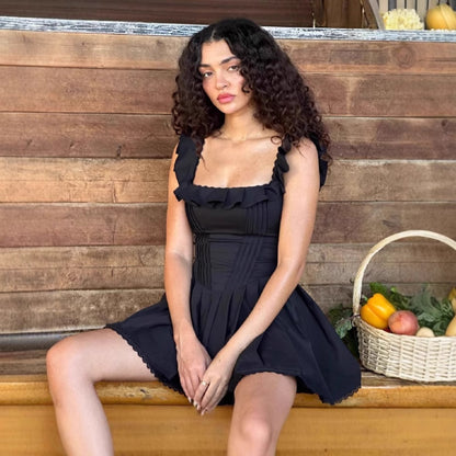 Robe mini fluide pour femme avec des détails de volants et une coupe flatteuse Chic und Stil