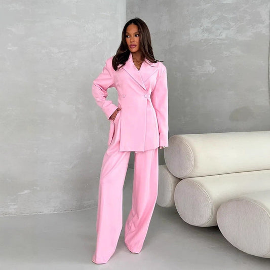 Trendy women's jacket and pants set with elegant details Chic and Style