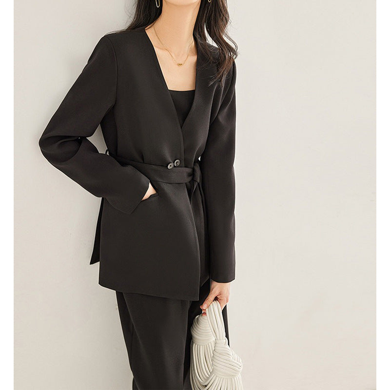 Blazer ajusté pour femmes à ouverture frontale avec détails de poche stylés Chic und Stil