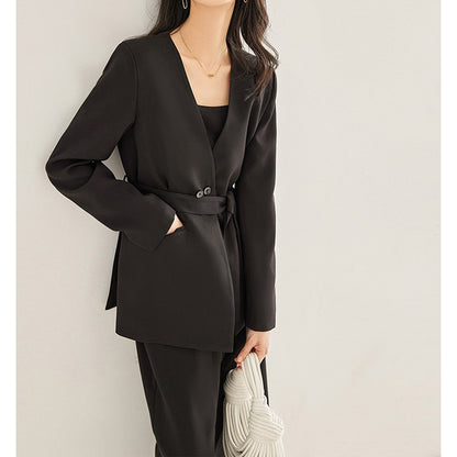 Blazer ajusté pour femmes à ouverture frontale avec détails de poche stylés Chic und Stil