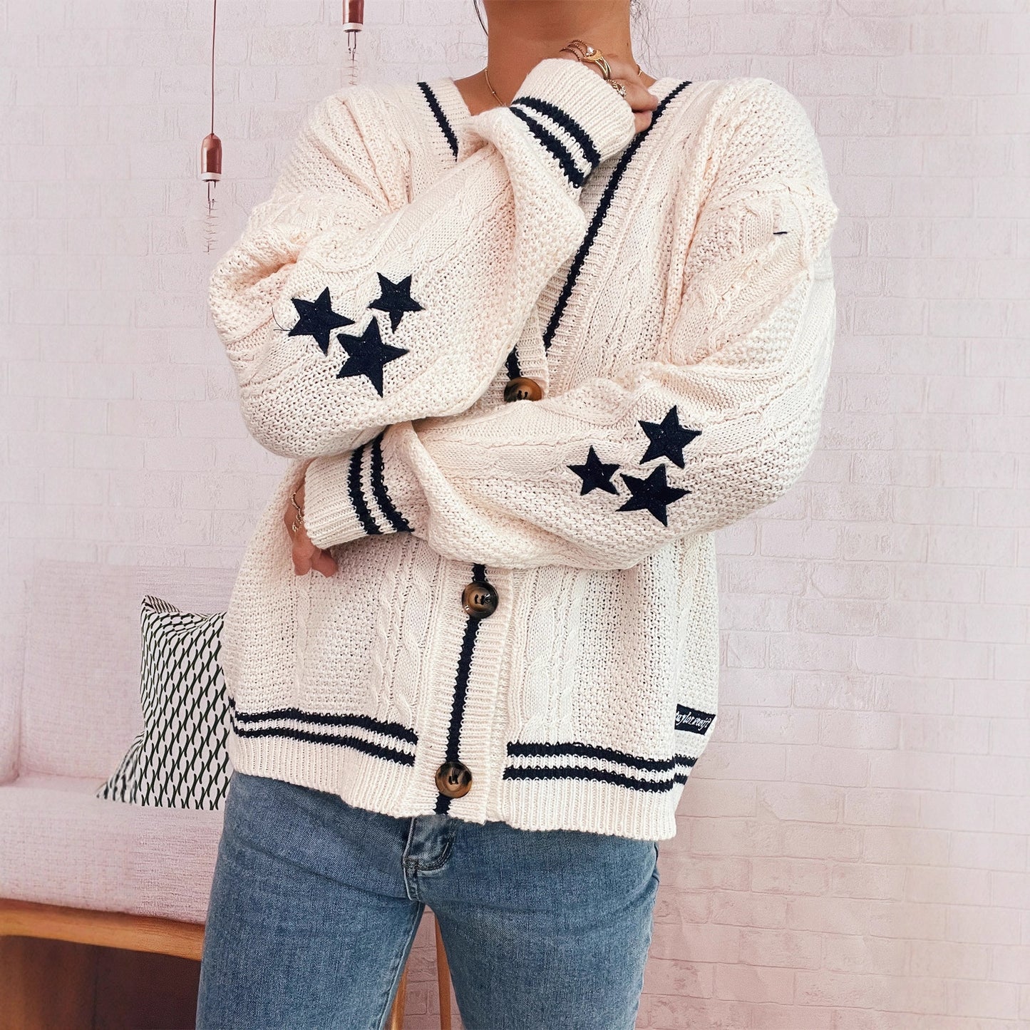 Dames gilet confortable en tricot avec applications d'étoiles et détails modernes Chic und Stil