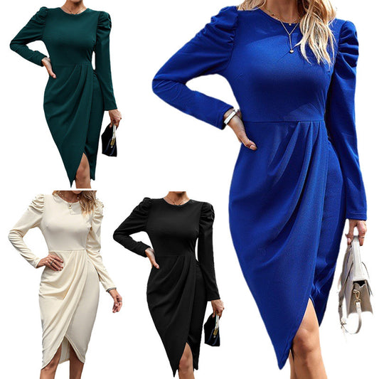 Robe portefeuille ajustée pour femmes avec des détails volants et une fente élégante Chic und Stil
