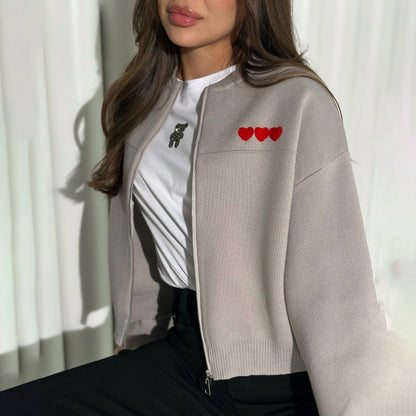 Dames casual cardigan à manches courtes avec applications en forme de cœur Chic und Stil