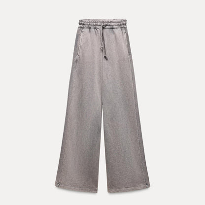 Trendy outfit for women with cropped hoodie and wide pants Chic and Style