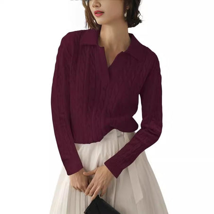Pull à col roulé pour femmes avec motif de carpe et bords contrastants Chic und Stil