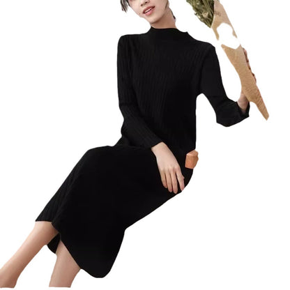 Robe en tricot pour femmes avec une fine texture côtelée et un col montant Chic und Stil