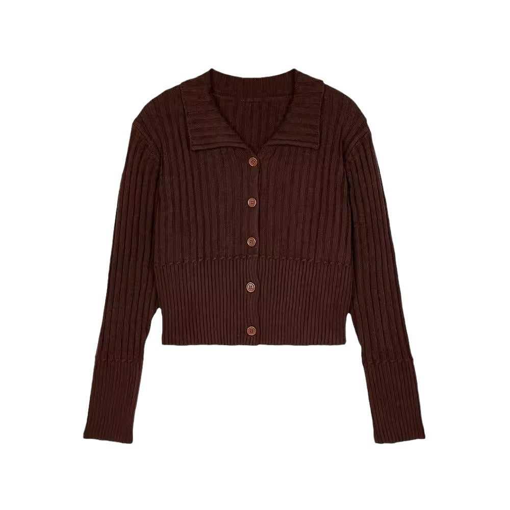 Pull en tricot fin pour femmes avec élégante patte de boutonnage et design côtelé structuré Chic und Stil