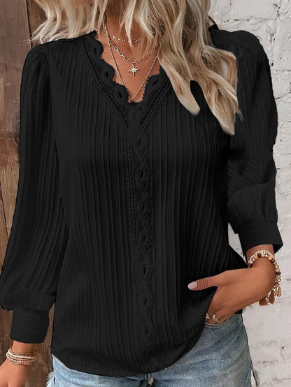 Chemisier femme avec un design plissé raffiné et des accents en dentelle élégants Chic und Stil