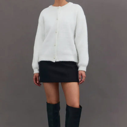 Dames Fluff Cardigan avec des boutons décoratifs en perles Chic und Stil