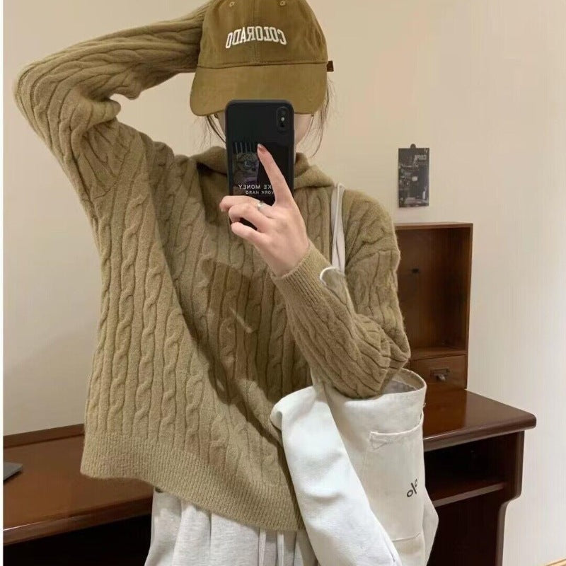 Pull en tricot douillet à capuche et motif en torsades pour femmes Chic und Stil