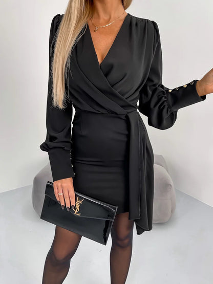 Robe portefeuille pour femmes avec un élégant décolleté en V et un tissu fluide Chic und Stil