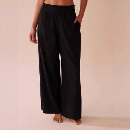 Casual pleated pants for women with elastic waistband and side pockets Chic and Style